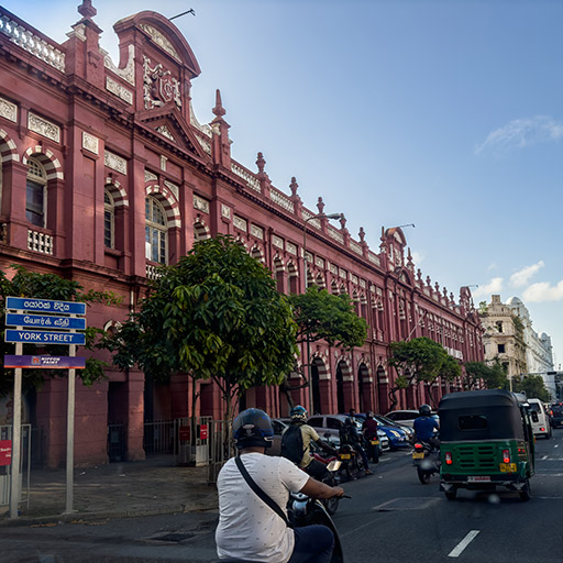  <span> Day 2</span>Colombo City - Local Cuisine - Art Workshop