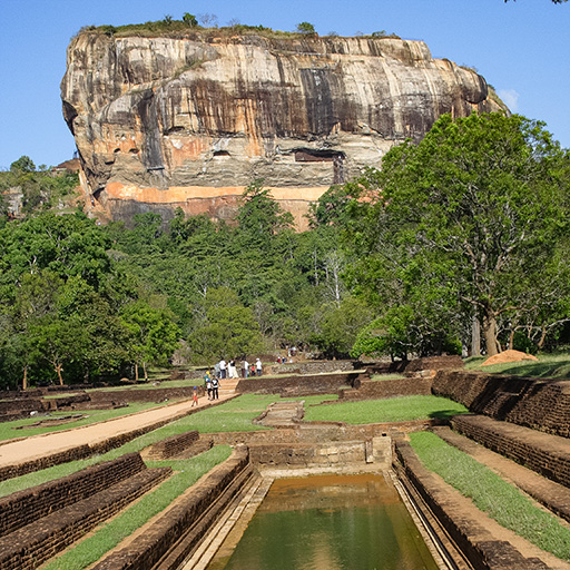 <span>Day 3</span> Drive to Sigiriya