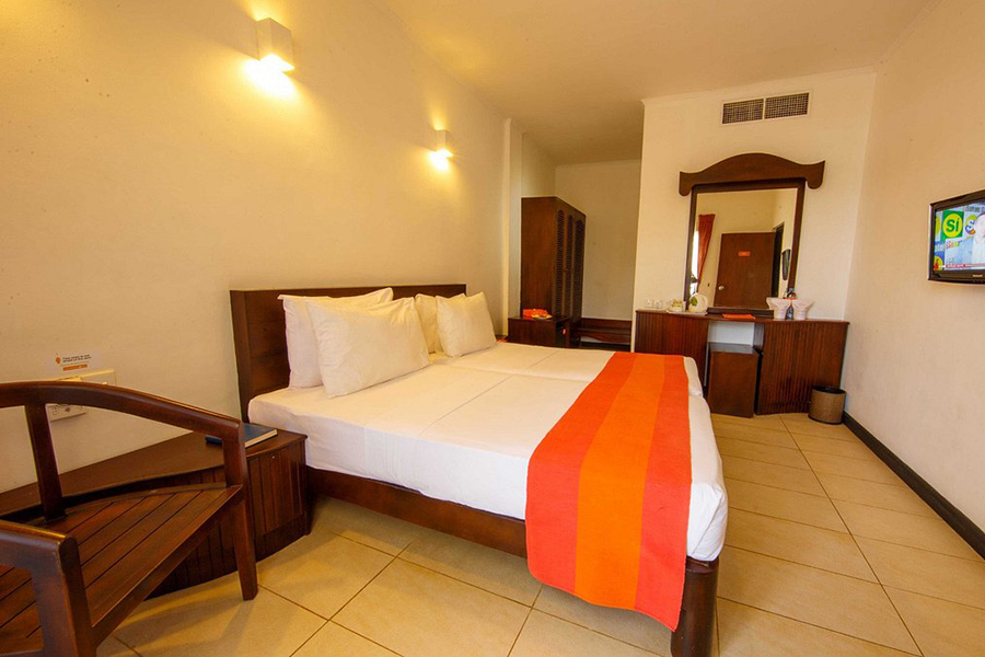 Superior Room with partial Sea View
