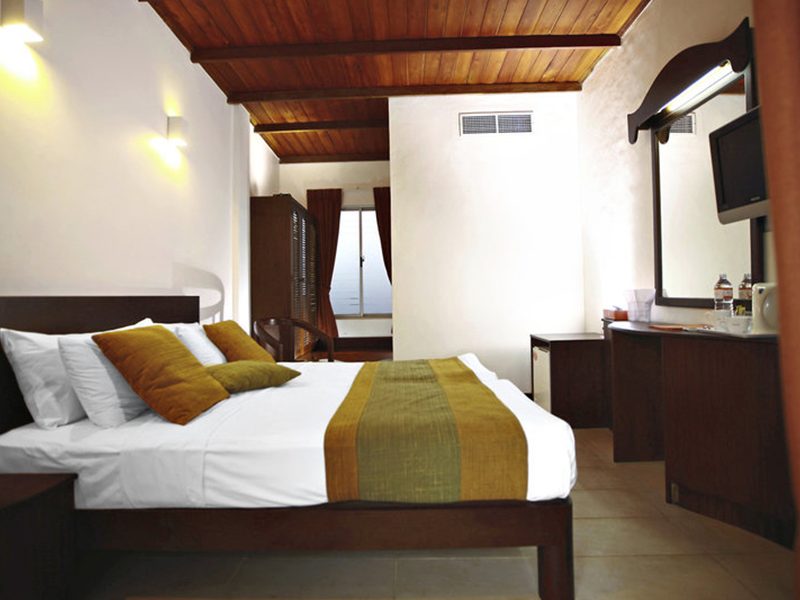 Superior Room with partial Sea View