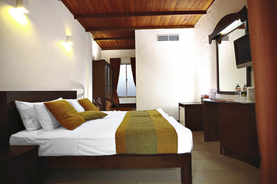 Superior Room with partial Sea View